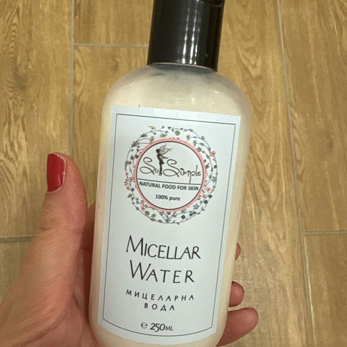 Снимка на клиентката: мицеларната вода на So Simple в ръка